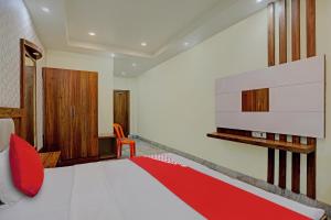 Gallery image of OYO Flagship GV Palace in Kakarmatha