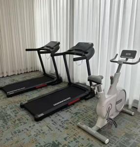 Fitness centrum a/nebo fitness zařízení v ubytování Weiting Hotel The Bund Nanjing East Road Pedestrian Street Branch
