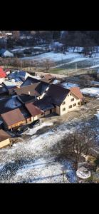 Casa Larisa om vinteren + 9 billeder