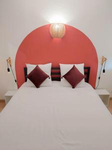 Ένα ή περισσότερα κρεβάτια σε δωμάτιο στο Cosy 3 - Audincourt centre