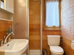 Vonios kambarys apgyvendinimo įstaigoje Flat with magnificent views of the Matterhorn
