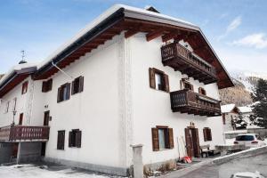 The building in which Az apartmant is located