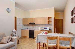 A kitchen or kitchenette at Baita Franz 2 Livigno