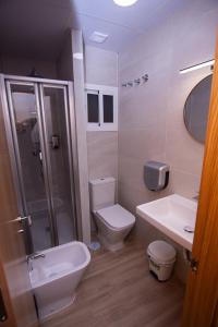 Łazienka w obiekcie Hostal Guillot