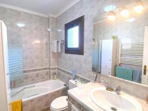 A bathroom at Bages Még 37 kép