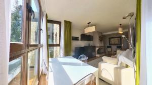 TV a/nebo společenská místnost v ubytování La Casa de Ra - tucasaenlospirineos