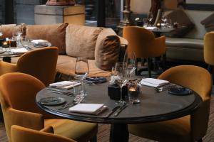 Pijača v nastanitvi The Dominican, Brussels, a Member of Design Hotels