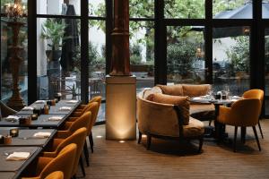 Posezení v ubytování The Dominican, Brussels, a Member of Design Hotels