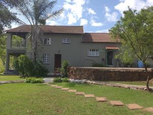 Taman di luar Cynthias Country Farm Stay 5bedroom