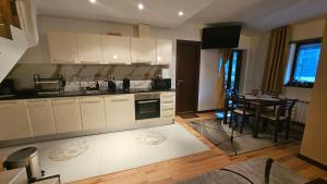Cucina o angolo cottura di Apartment ZAX B7 in Terra Complex