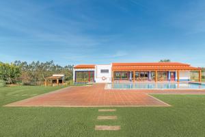 Tenis a/nebo squash v ubytování Herdade Vale de Gaios nebo okolí