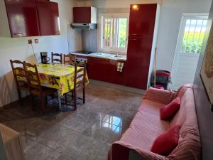 Köök või kööginurk majutusasutuses Gîte Le Matarum, studio