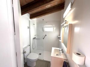 Koupelna v ubytování Apartamentos Can Marsalet + 49 fotografií