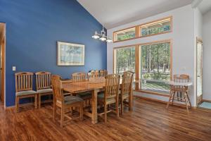Φωτογραφία από το άλμπουμ του 1 Colonial σε Sunriver