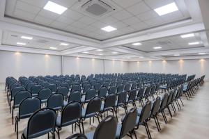 Hotel Caiuá Blumenau商务区和/或会议室