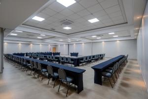 Hotel Caiuá Blumenau商务区和/或会议室
