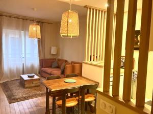 Galeriebild der Unterkunft Maison d'Alice - Maison indépendante en centre-ville avec parking in Cluny + 13 Fotos