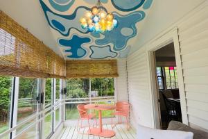 Groovy escape steps from the beach, a must sea!的休息区