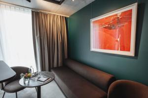 Mercure Hotel Delémont的休息区