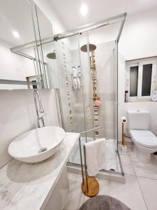 Phòng tắm tại Coast Haven 204 Sliema Malta