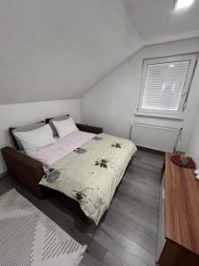 Voodi või voodid majutusasutuse Apartman All seasons toas