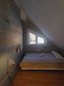 Giường trong phòng chung tại MIRAMAR Dúplex +8 ảnh