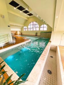 A piscina localizada em Chocoland Hotel Gramado ou nos arredores