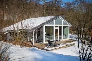 2 bis 4 Personen mit Infrarotsauna F1H0 v zimě