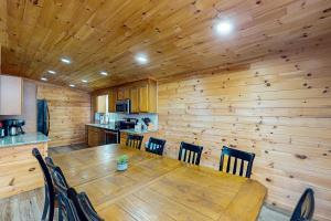 Foto sihtkohas White Haven asuva majutusasutuse Lakeside Timber Lodge galeriist