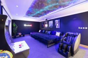 Next'Living - Luxury Private Room in a CoLiving Villa的休息区
