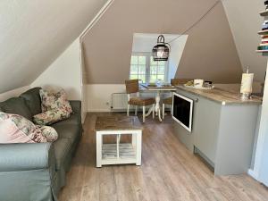 Kuchyň nebo kuchyňský kout v ubytování Hus op de Dün SPO ⇒ Erholung in historischem Flair Wattläufer