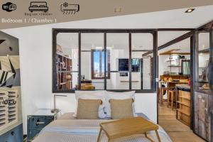 TV a/nebo společenská místnost v ubytování Loft and Suites