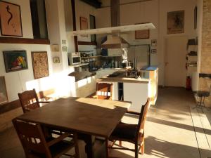 Η κουζίνα ή μικρή κουζίνα στο Ferienhaus In Weenzen Mit Großem Garten +21 φωτογραφίες