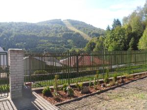 Pemandangan umum gunung atau pemandangan gunung yang diambil dari guest house