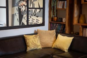 Posezení v ubytování Loft and Suites