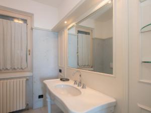 Kúpeľňa v ubytovaní Apartment Punta Borromea by Interhome