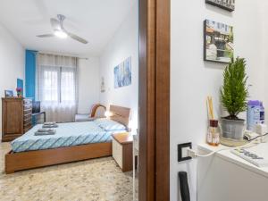 A bed or beds in a room at Studio Fra Cristoforo Studio Apartment by Interhome