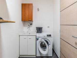 Η κουζίνα ή μικρή κουζίνα στο Apartment Elisa by Interhome +34 φωτογραφίες