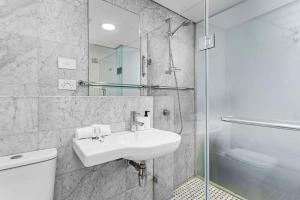 Et badeværelse på Nest on Newcastle - E1