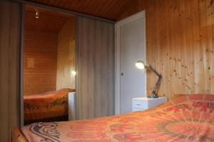 Gallery image of Maison 3 pièce 5 couchages Saint Pierre d'Oléron SPO000-003 in Saint-Pierre-dʼOléron +7 photos