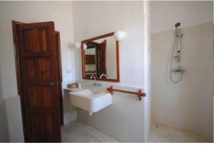 Imagen de la galería de Private Villa at Cancer Crab, en Mambrui