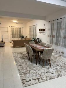 Ảnh trong thư viện ảnh của Gisa Hostel All Private Ensuite Rooms ở Mawāliḩ