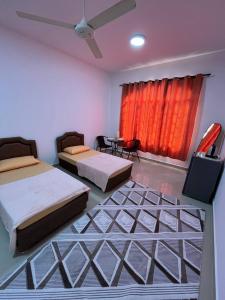 Giường trong phòng chung tại Gisa Hostel All Private Ensuite Rooms