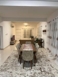 Khu vực ghế ngồi tại Gisa Hostel All Private Ensuite Rooms