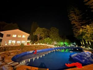 南苑莊園 NanYuan Resort Manor内部或周边的泳池