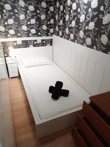 Postel nebo postele na pokoji v ubytování Private doble & single rooms in the city center metro L5 & L1 Mallorca street