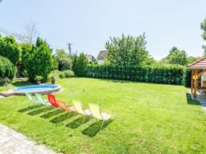 A garden outside Holiday Home Horvath by Interhome