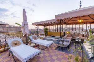 Balkón nebo terasa v ubytování Dar Khmissa Riad & Spa