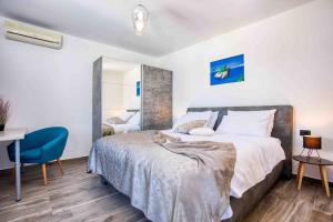 Ένα ή περισσότερα κρεβάτια σε δωμάτιο στο Luxury apartment Life +60 φωτογραφίες