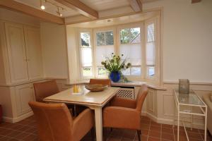 Χώρος καθιστικού στο Wohnung In Morsum Mit Terrasse